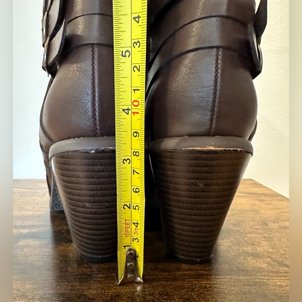 Journee Collection Womens Multi Strap Ankle Boots NWT Size 8 - Picture 5 of 8